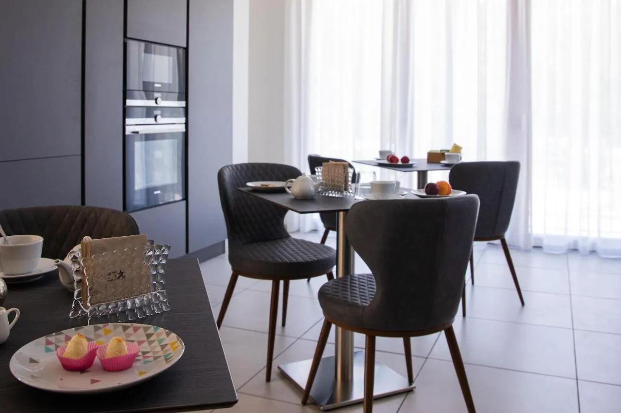 Lei Rooms Maranello