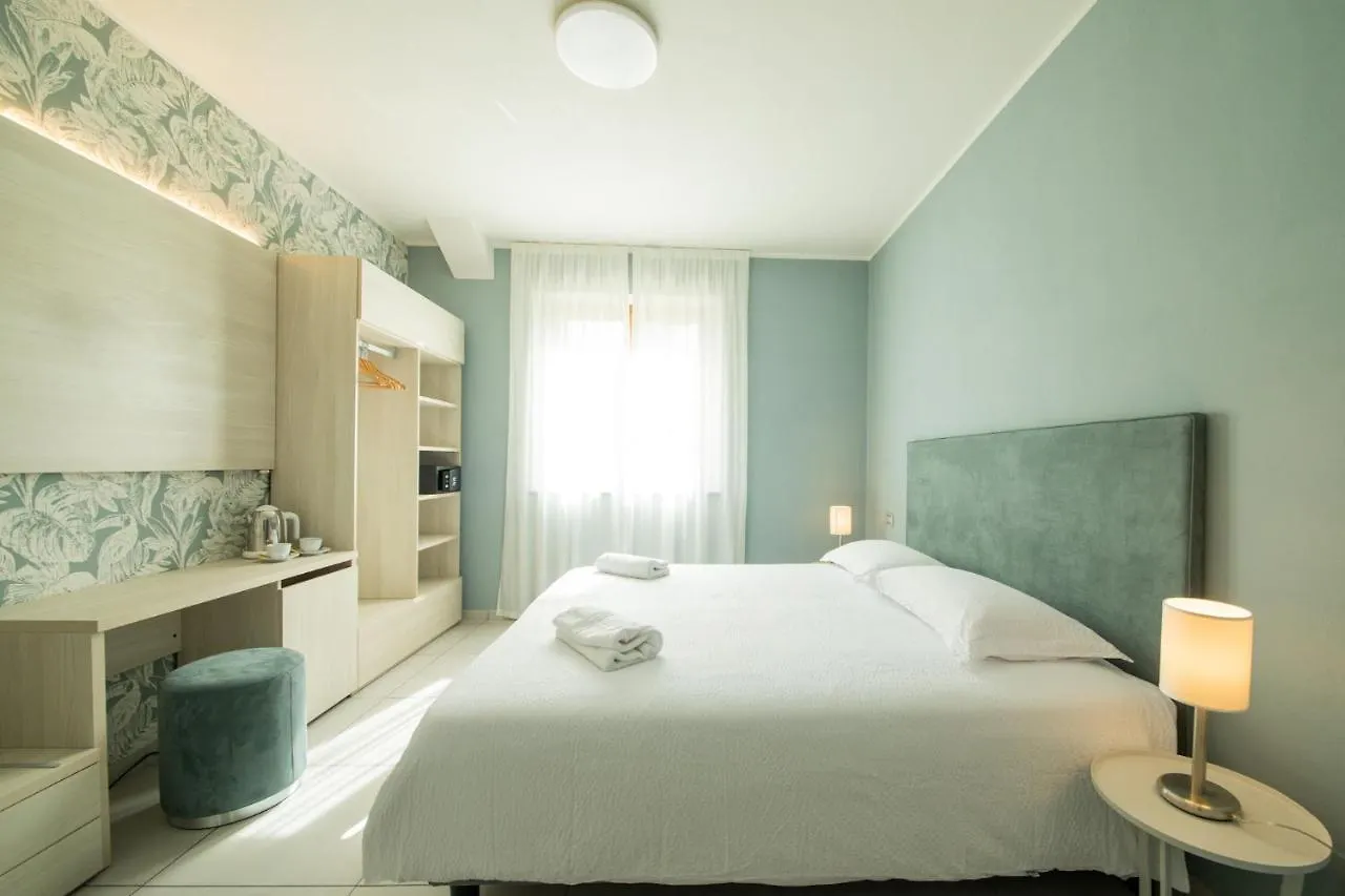 Lei Rooms Maranello